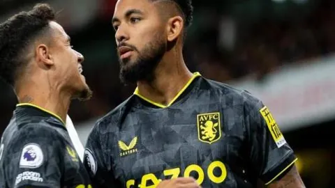 广州队不舍告别越秀山体育场