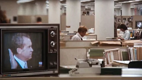 昨夜连战告捷，气势磅礴，今宵再战群英，锐意克敌制胜！